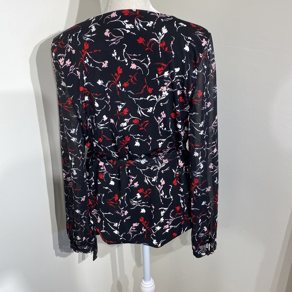 White House Black Market Black Print Blouse - Picture 4 of 6